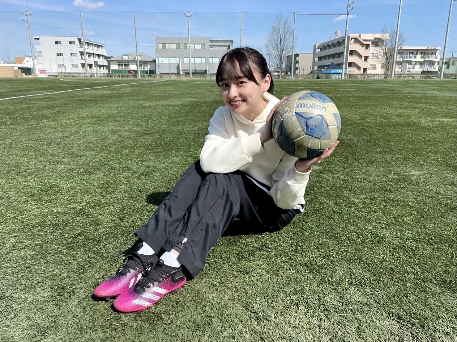 日向坂46 Dazn 内田篤人のfootball Time 74 に影山優佳が出演しています ぜひチェックしてみてください フットボールタイム 日向坂46 影山優佳 T Co Zmcsbxolju T Co Arucesbfvz Twitter