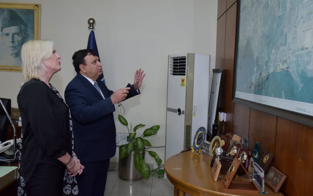 QasimPort's tweet photo. Ms. Angela Aggeler, Charge d' Affaires of USA &amp; Mark Stroh Consul General visited Port Qasim today. Chairman PQA briefed the delegation about Port operations &amp; ongoing/future projects. Ms Angela Aggeler appreciated the progress made by PQA and acknowledged its future potential. https://t.co/6rqzxaRRdT