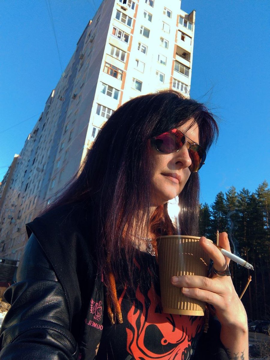 на самом деле, на этом фото человек занят вымиранием, а не чего там кто подумал...
ну еще немного, ну еще один макет сегодня!
ну прям очень надо!