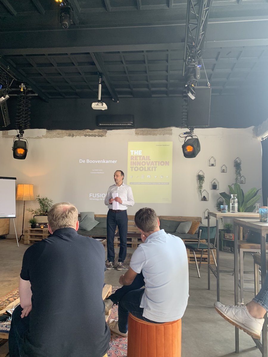 Eindelijk weer eens een live #Boovenkamer sessie met <a href="/brkht/">Harry Thelemaque</a> bij de oude Zwitsal fabriek in Apeldoorn