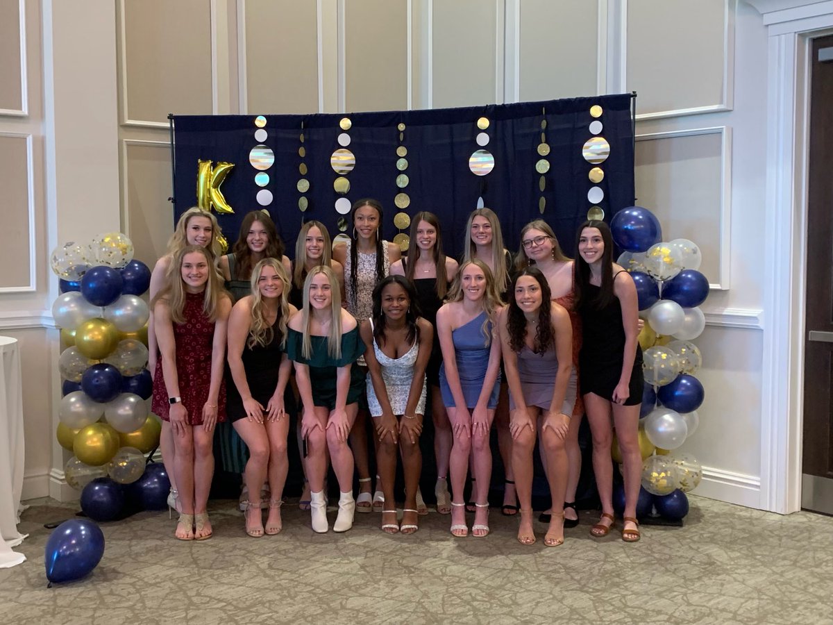 Kgb_hoops's tweet image. We got to celebrate these amazing young women last night. Such a wonderful group. We are so proud of you. ❤️🏀 @KISDAthletics @Gosset41  @MrsSimmonsKHS