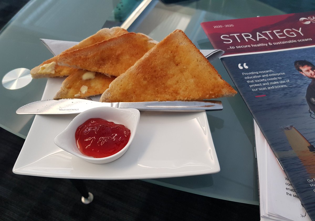 BettyShmem's tweet photo. Complimentary toast &amp; strategising @MitchellGroupUK whilst #Rexy2 had her recall. 💙 Spent the morning inspiring the folks of #Chester &amp; #EllesmerePort about @SAMSoceannews. 🌊 #MarineScience https://t.co/nKQJcH0lYs