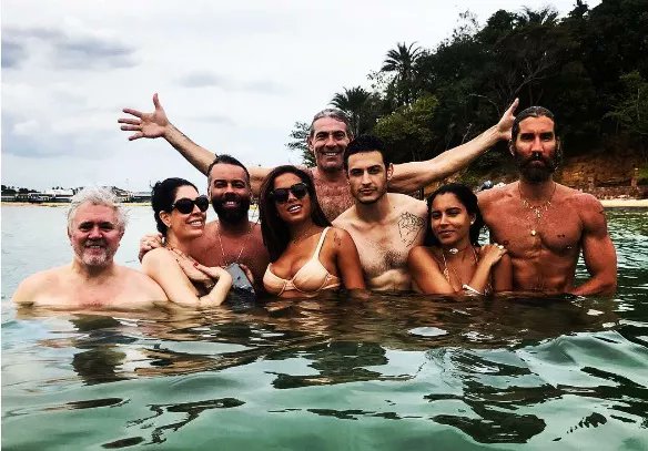 mubibrasil's tweet photo. Pedro Almodóvar, Paula Lavigne e Anitta com amigos na Bahia. https://t.co/NcNYFXvl2B