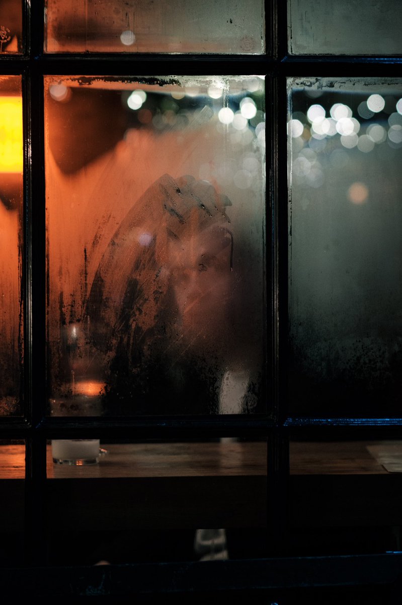 Window stories
#edinburgh #streetphotography