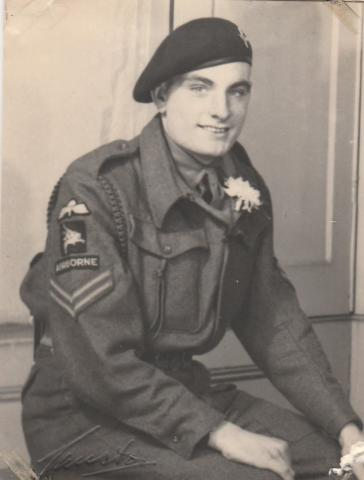 6thairborne's tweet photo. Cpl. Frank William Howard 6th Airborne Divisional Signals, #RCOS KIA #OTD 24th March 1945 age 21 buried Reichswald Forest War Cemetery. #OpVarsity #London https://t.co/A8TOqDGUso