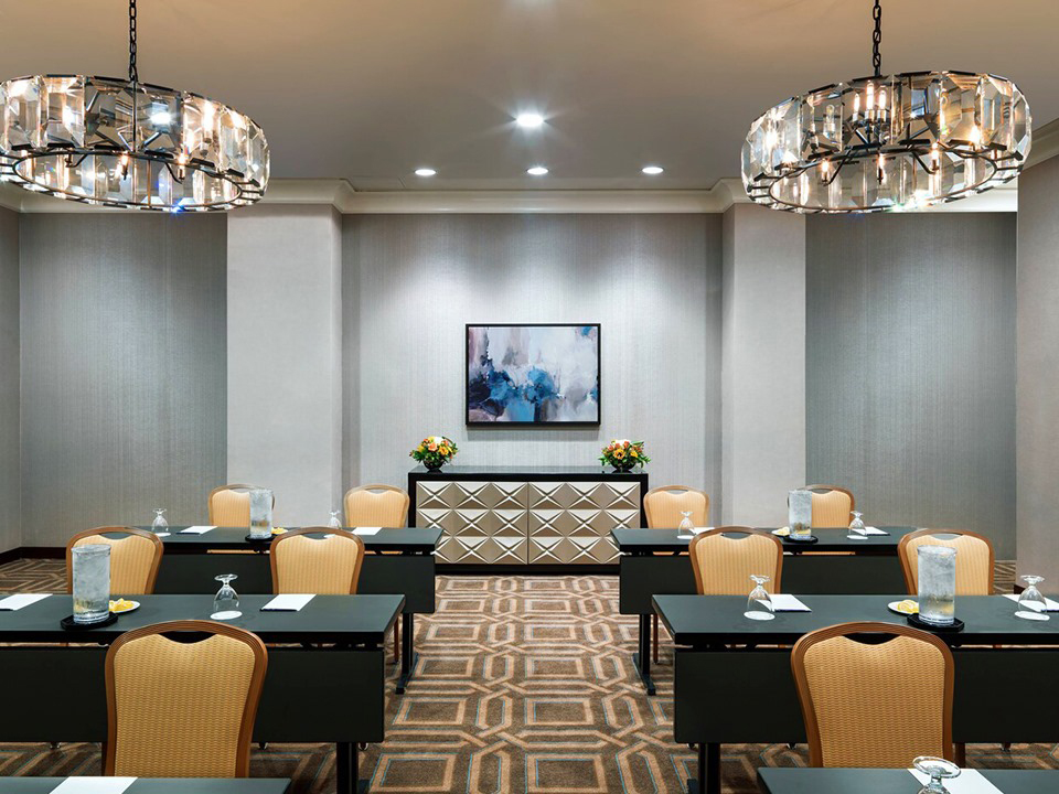 SheratonMemphis's tweet photo. We're committed to safe meetings and events, with enhanced cleaning and flexible layouts. Host a successful downtown meeting or social event in one of 13 venues with on-site catering, professional event planners, and modern AV technology. https://t.co/XofG1MNkOm https://t.co/eOSjaWP526