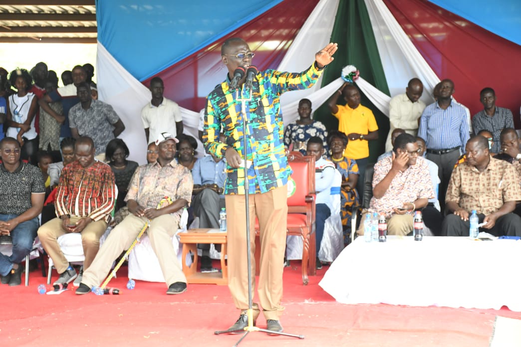 KNCCITurkana's tweet photo. As part of Chamber mandate on championing access to Finance to the Private Sector. Today TCC participated  in the launch and issuance of Turkana County Biashara Fund Loans.The Chamber will role out SYB  trainings under the ILO PROSPECTS patnership to the 3400 beneficiaries. https://t.co/TRk22s01zE