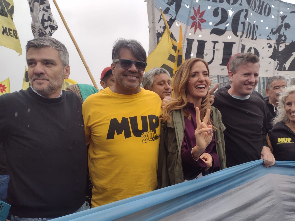 MartelliFede's tweet photo. En la columna del MUP y del Peronismo 26 de Julio movilizamos por MEMORIA, VERDAD Y JUSTICIA.
Nos acompañan ministros, funcionarios y dirigentes con los que gritamos bien fuerte: ¡DEMOCRACIA PARA SIEMPRE! https://t.co/7xS5DD0R2l