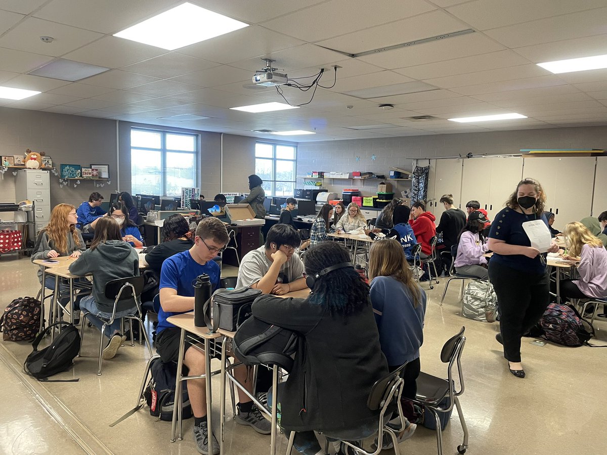 burnsteacher1's tweet photo. Coteaching with @egulledge_tn in Math 3 and Marketing today. M&amp;M’s for the win to get the students attention. @mmschocolate @SiegelHighStars https://t.co/UWtyru1YCW