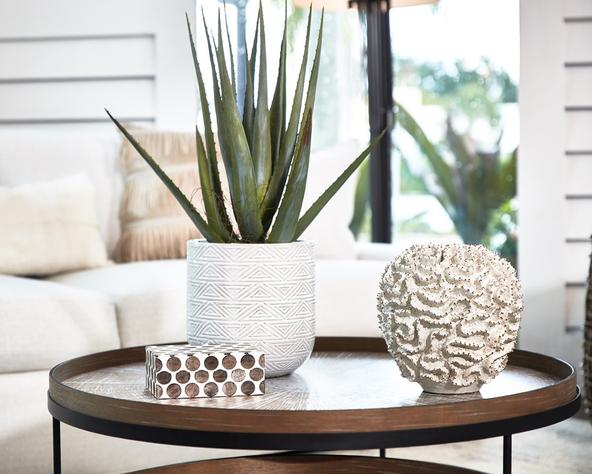 At R&S, there's always a beautiful accessory to discover... Plus, many can be brought home to style your space the very same day! ____________________________ #robbstucky #interiordesign #florida #accessories #interiordecorating #naples #bonitasprings #fortmyers #sarasota