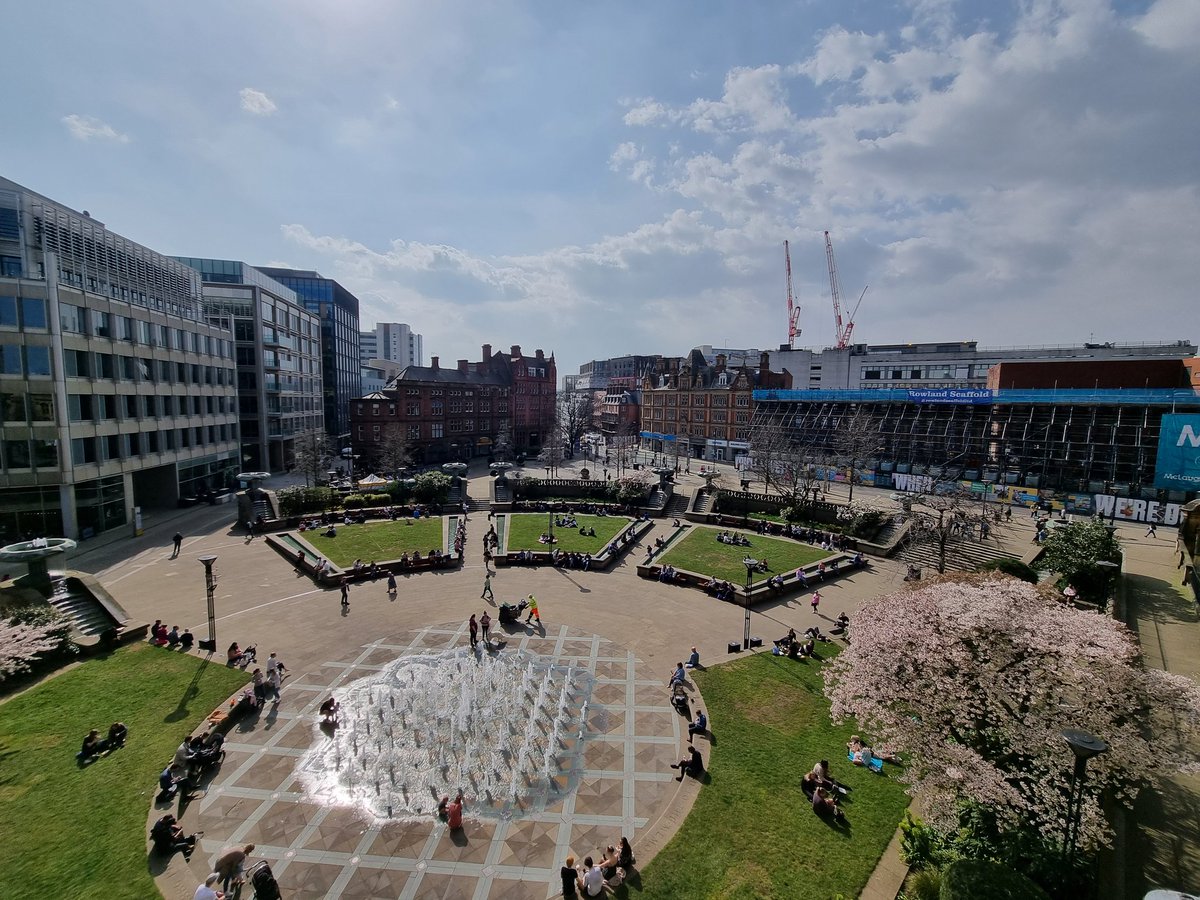 #Sheffield looking gorgeous today 😎
#PeaceGardens