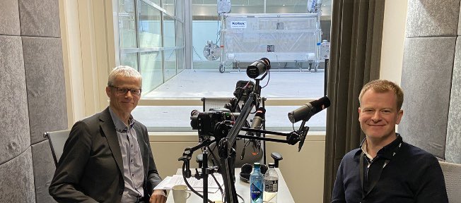 Norge har ikke sett lavere ledighet siden finanskrisen sprakk. Samtidig sliter mange bedrifter med å skaffe nok flinke folk. NAV-sjef Hans Christian Holte har med seg nye tall til <a href="/sinheyer/">Sindre Heyerdahl</a> - og analyser av fremtidens arbeidsmarked. 

podcasts.apple.com/no/podcast/e24…