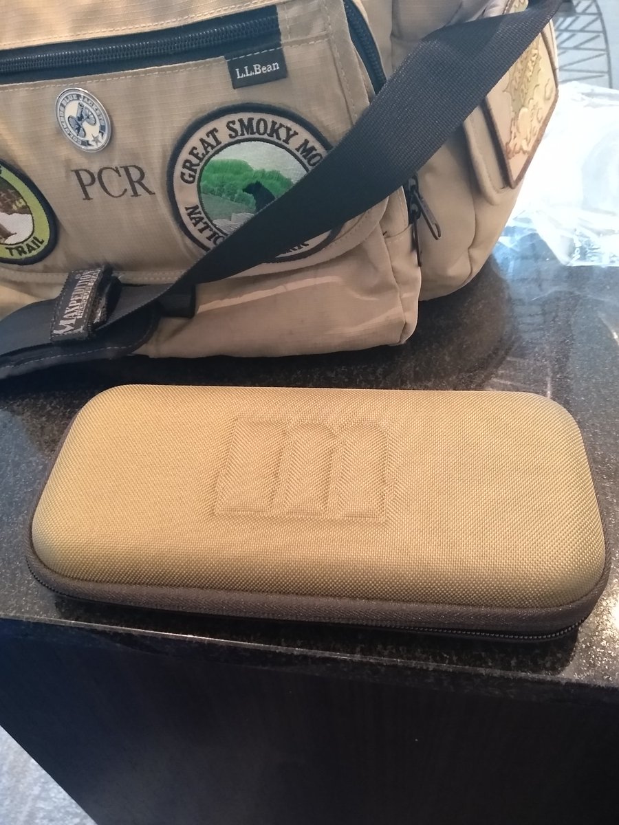TheLeadHead's tweet photo. ...and a pretty swanky brush case from @monumenthobbies #warmongers #Adepticon2022 https://t.co/TrKKTbu9lZ