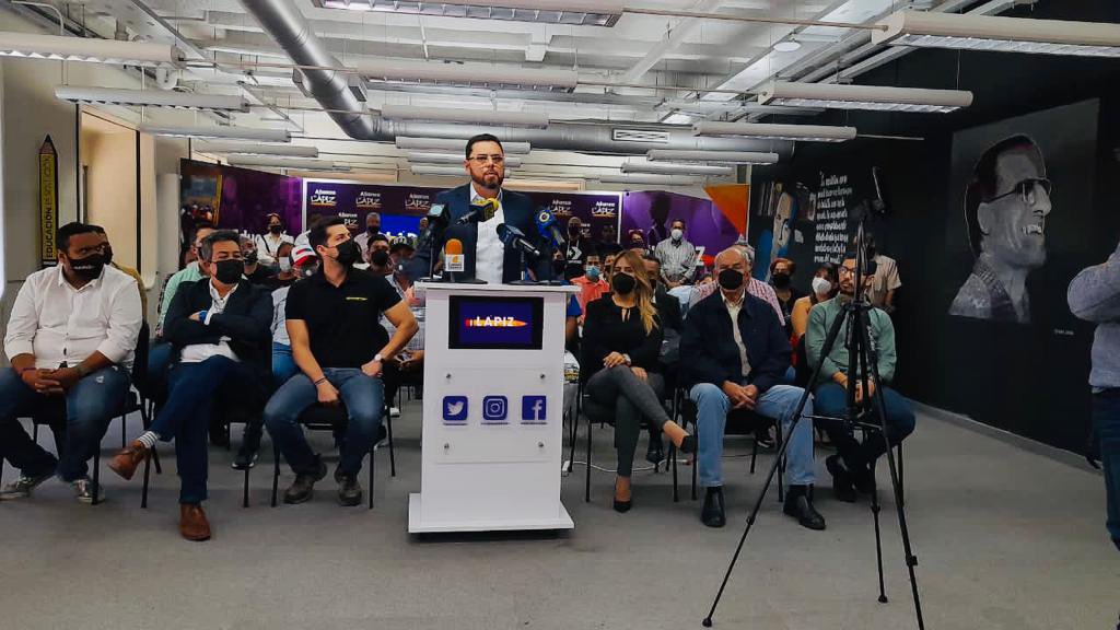 aecarri's tweet photo. Nosotros no vamos a unas elecciones primarias corrompidas convocadas por el grupito del #G4 que ha secuestrado a la oposición venezolana y que pretende igualmente secuestrar la candidatura presidencial después de todas las derrotas a las que han hundido a los venezolanos. https://t.co/TWpYGrl3nu