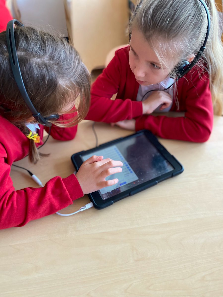 RinglandPrimary's tweet photo. Another creative, fun filled day for #DosbarthMaple today working with @VisibleMusic_UK on our GarageBand project! 🎸🥁 After exploring loops, we each produced a range of funky and catchy tunes! Lots of smiles all day! Diolch Alex! @EAS_ExpressArts @EAS_Digital @operasonic 🎶 🎼 https://t.co/bS3Q9SfHDe