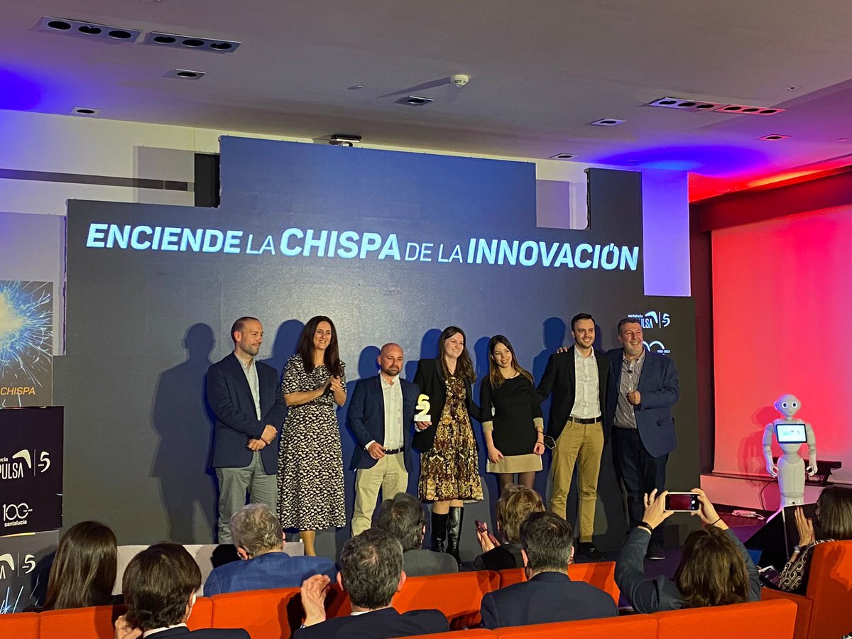 santalucia_imp's tweet photo. El público ha decidido que su propuesta de #innovación favorita es… ¡LUNA! Uno de los proyectos de #intraemprendimiento. ¡Muchísimas felicidades! 🎊

#IMPULSAlaCHISPA https://t.co/aVLDCW6Nt1