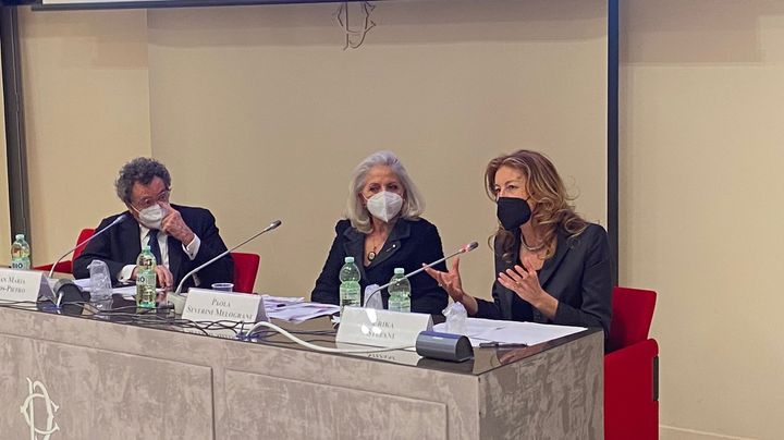 erikastefani71's tweet photo. 🟡 Le parole sono importanti‼️
Di questo abbiamo parlato nel corso della presentazione del Glossario “Le parole giuste”, una guida per parlare di #disabilità.

➡️ Il linguaggio orienta i nostri atteggiamenti e i… https://t.co/dyEoHvX2lb
https://t.co/ZqN1PljMVT https://t.co/6iL3xLkCOf