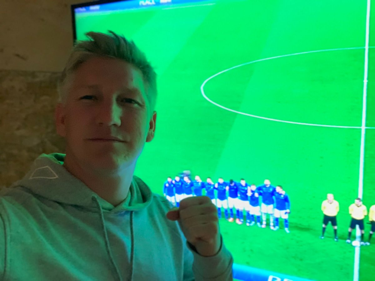 Bastian Schweinsteiger tweet media