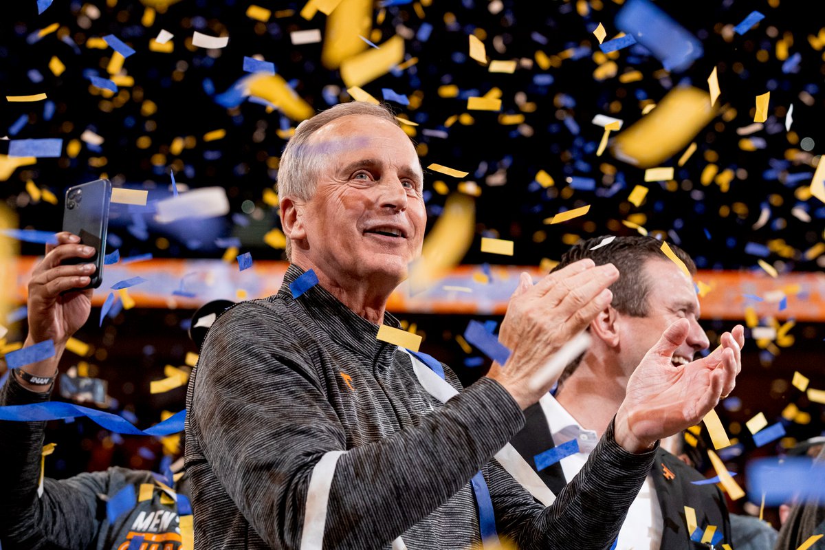Vol_Stats's tweet photo. Rick Barnes has led @Vol_Hoops to three 25+ win seasons—more than any other coach in program history.

2017-18 - 26 wins
2018-19 - 31 wins
2021-22 - 27 wins https://t.co/EHqujvzBHQ