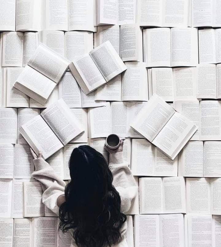 İnsanın kırk yaşına kadar geçen yılları bir kitaptır, geri kalan yılları da o kitabın eleştirmesidir.