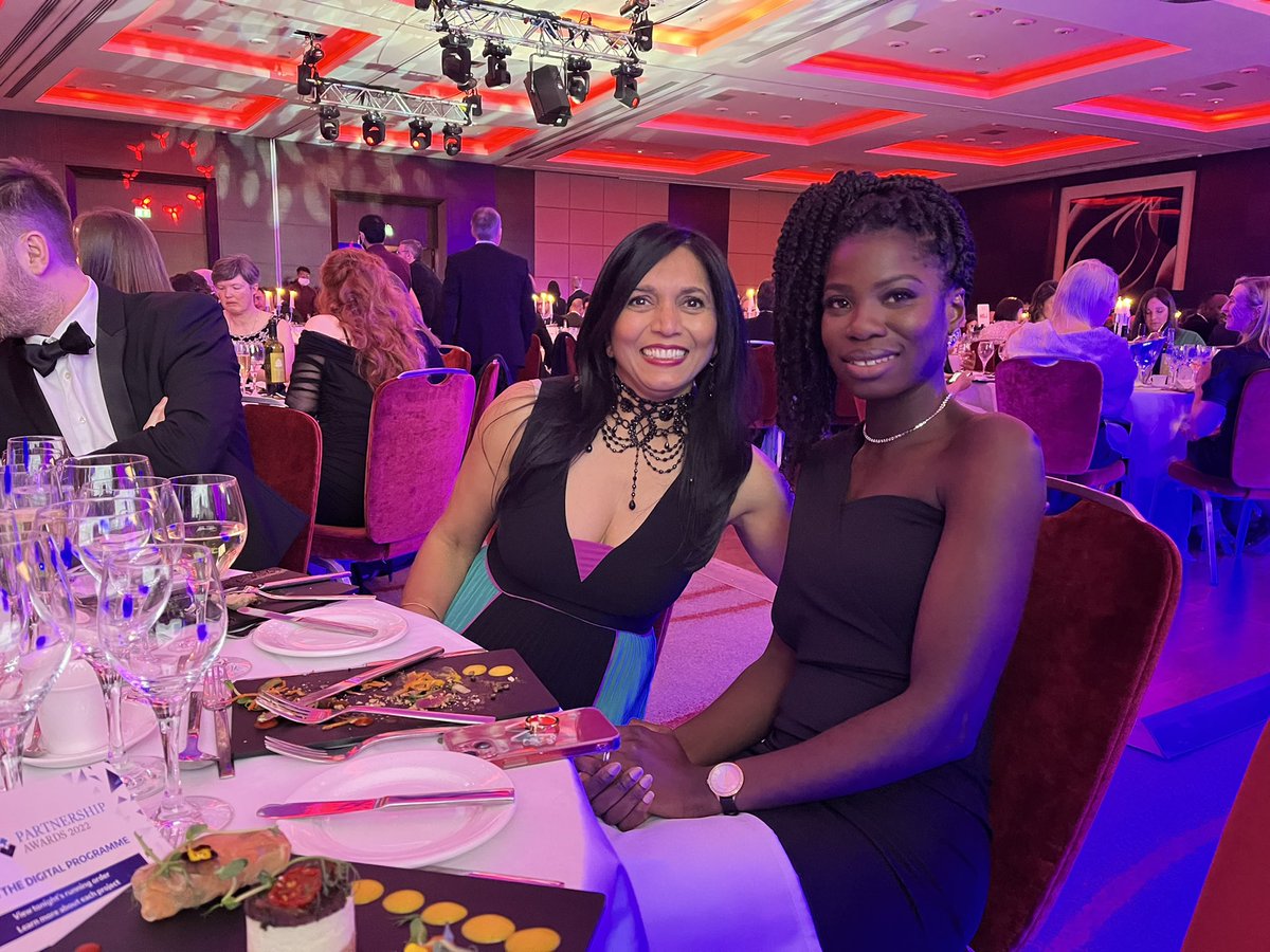 Lyn Bromley tweet media