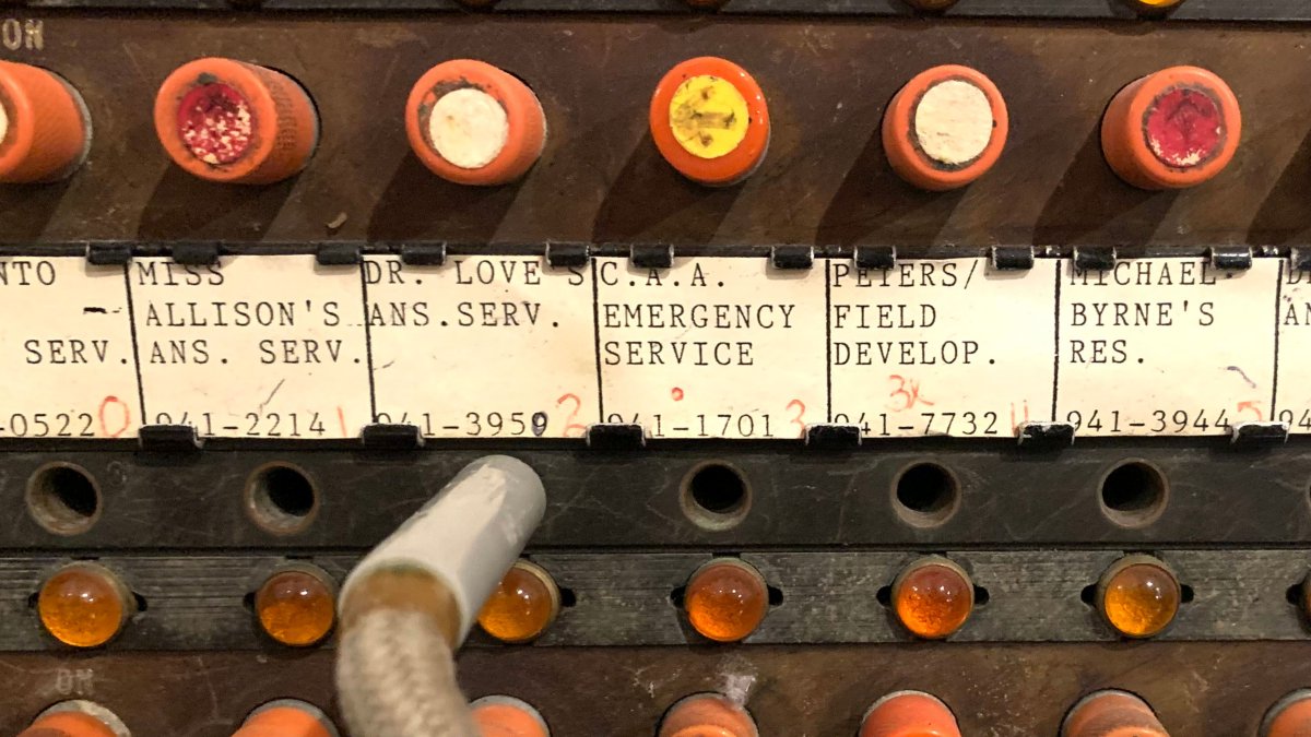 MuseumDufferin's tweet image. Calling Dr. Love...The first telephone exchange in Orangeville, Dufferin County was established by the Bell Telephone Company of Canada in 1887.