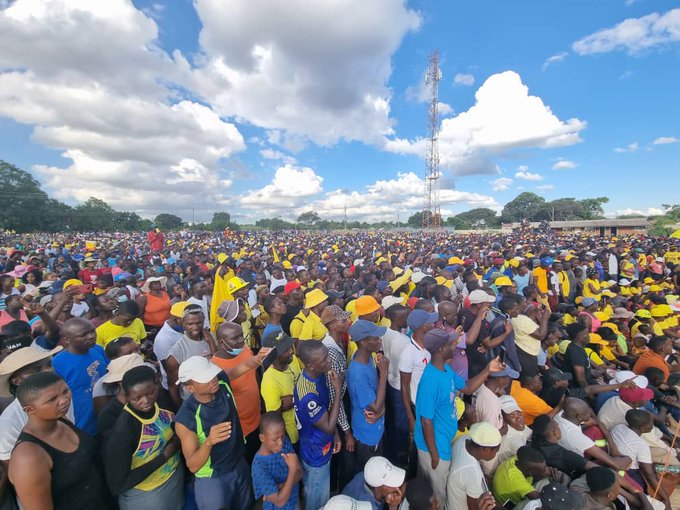 DrVChimhutu's tweet photo. No time to gather people 
No buses 
No sad faces 
No complains

Just happy faces, pure love, pure joy.

KaDavid karemera Goliath 

#cccrally #wazaadza https://t.co/ga88w9gNES