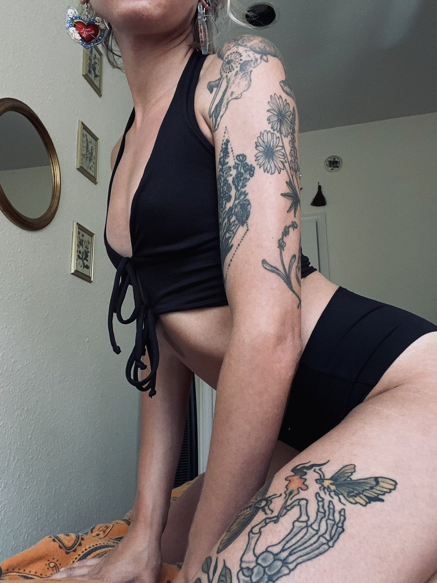 #Subscribe to my #onlyfanspromo #onlyfans 
#tiny #tattoos #girlswithtattoos #altgirl #alternative 

onlyfans.com/yallternativeb…