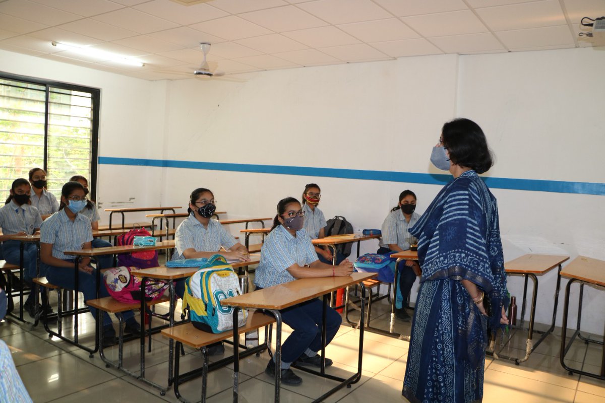 ZebarSchool's tweet photo. The Vice-Principal of the Secondary Section, Ms Mili Bhattacharyya, welcomed the students of Grade 10 and 12 as the new academic session 2022-23 began today.
@b_mili18 @Sharmis99105095 @mgchoksi https://t.co/DqrlTyI6LD