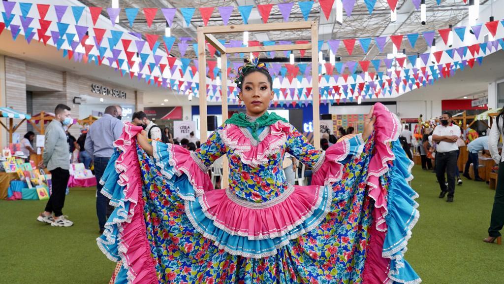 mincultura's tweet image. ¿Qué significa para el país contar con una #LeyDeOficiosCulturales? 🧐

Significa que los saberes y conocimientos tradicionales y empíricos de nuestra cultura, ahora podrán implementar mecanismos para contar con el reconocimiento de sus saberes en el sistema formativo y laboral.