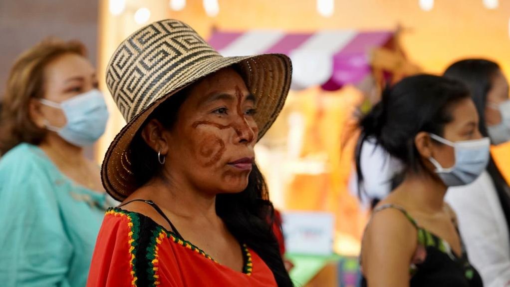 mincultura's tweet image. ¿Qué significa para el país contar con una #LeyDeOficiosCulturales? 🧐

Significa que los saberes y conocimientos tradicionales y empíricos de nuestra cultura, ahora podrán implementar mecanismos para contar con el reconocimiento de sus saberes en el sistema formativo y laboral.