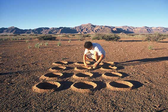 the52collection's tweet photo. Due to the fleeting nature of his land art, @strijdomvandermerwe finds it challenging to share his art with the world. In partnership with @Fanfire, Strijdom launched @the52collection, enabling his patrons to own and trade his art.

#Fanfire #The52Collection #Web3 https://t.co/pL8GhjVCY6