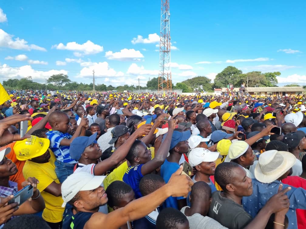 DrVChimhutu's tweet photo. No time to gather people 
No buses 
No sad faces 
No complains

Just happy faces, pure love, pure joy.

KaDavid karemera Goliath 

#cccrally #wazaadza https://t.co/ga88w9gNES