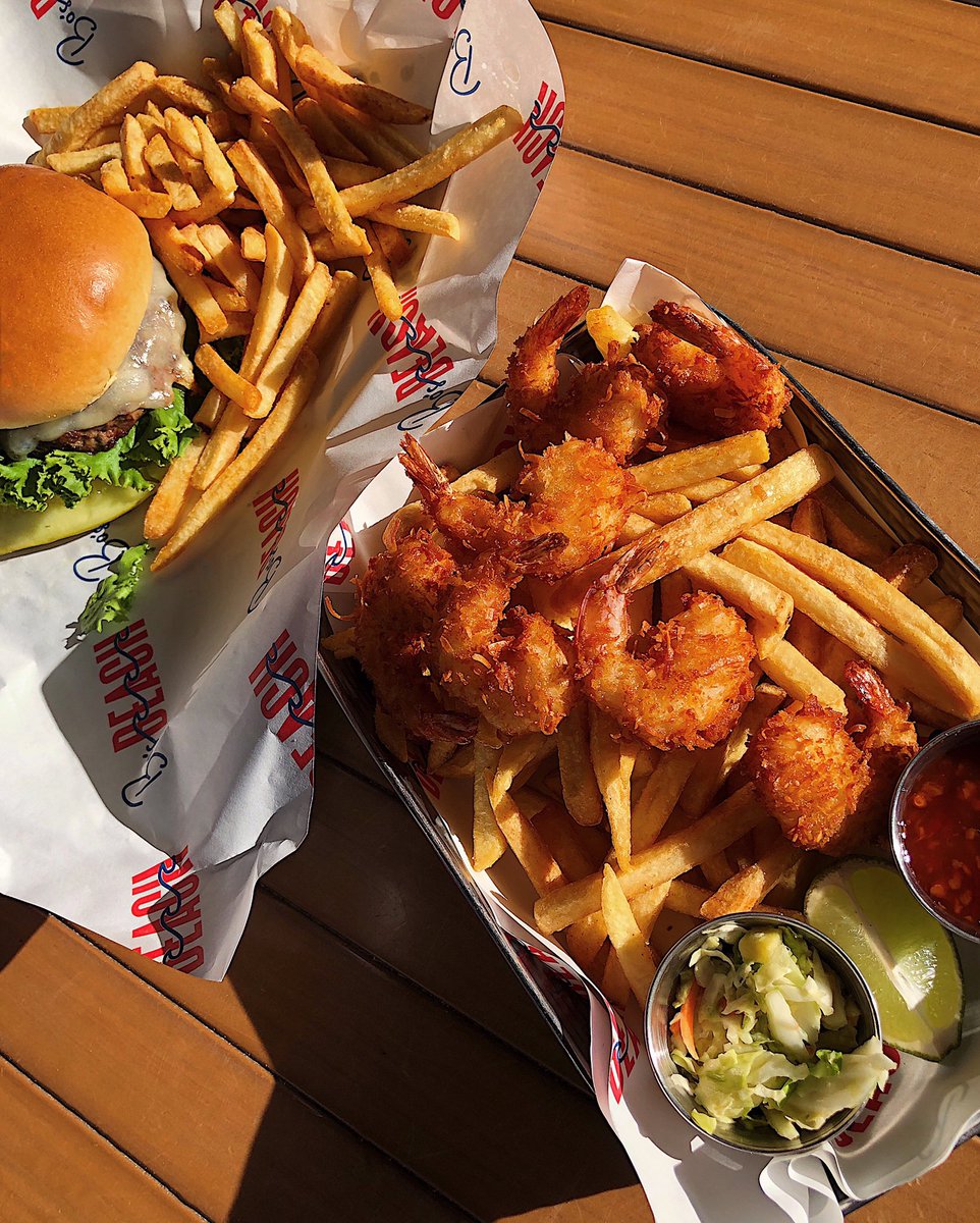 bosbeach's tweet photo. It’s a Burger and Coconut Shrimp kind of day…
🍹☀️🌴

#bosbeach #openairdining #beachviews #oceanviews #florida #fortlauderdalebeach #ftlauderdalebeach #fortlauderdalefoodies #fortlauderdaleeats #hellosunny #everythingsbetteratthebeach https://t.co/7JdkvKnXvW