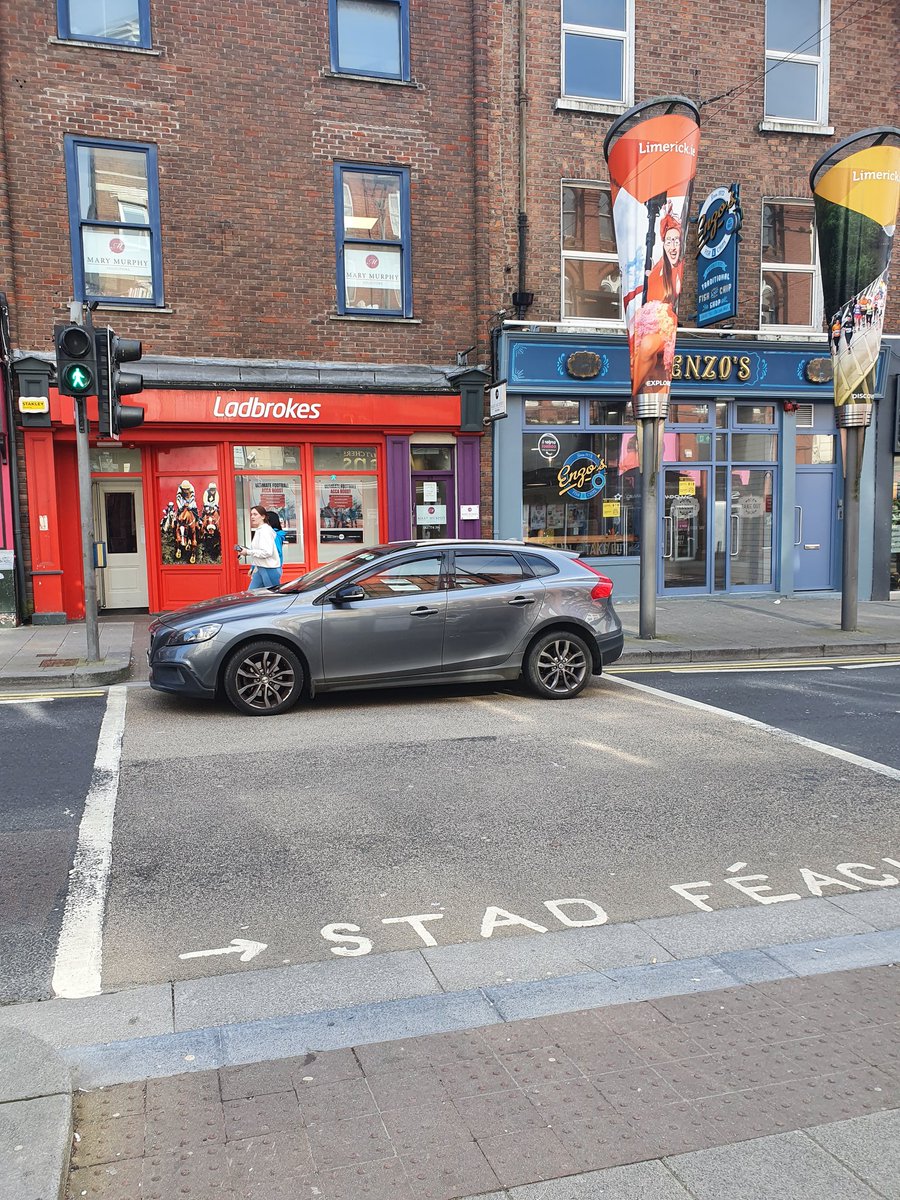 Pure William St #badparkinglk #YPLAG #ThinkBeforeYouPark <a href="/GardaTraffic/">An Garda Síochána</a> <a href="/LimerickCouncil/">Limerick Council - Comhairle Luimnigh</a> <a href="/AccessForAll7/">Access For All Ireland</a> <a href="/RSAIreland/">RSA Ireland</a>