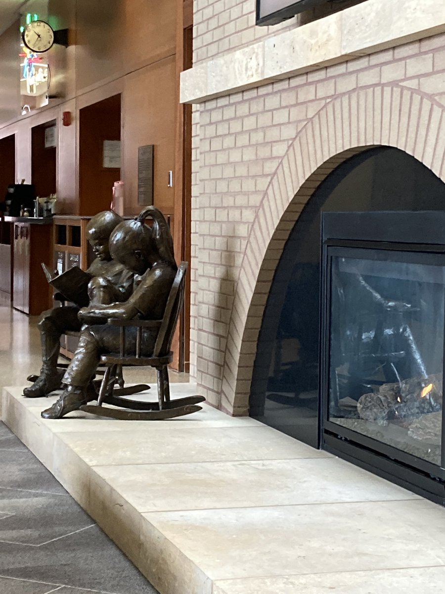 Reading up on how to be a #BadgerPeaceCorps? Come to the <a href="/UWMadEducation/">UW–Madison School of Education</a> building in Morgridge Commons now until 1:00 p.m. where the Campus Recruiter is on hand by the fireplace to answer your questions. You DID hear that Peace Corps has volunteers in Zambia, right?
@GEO_UWMadEd