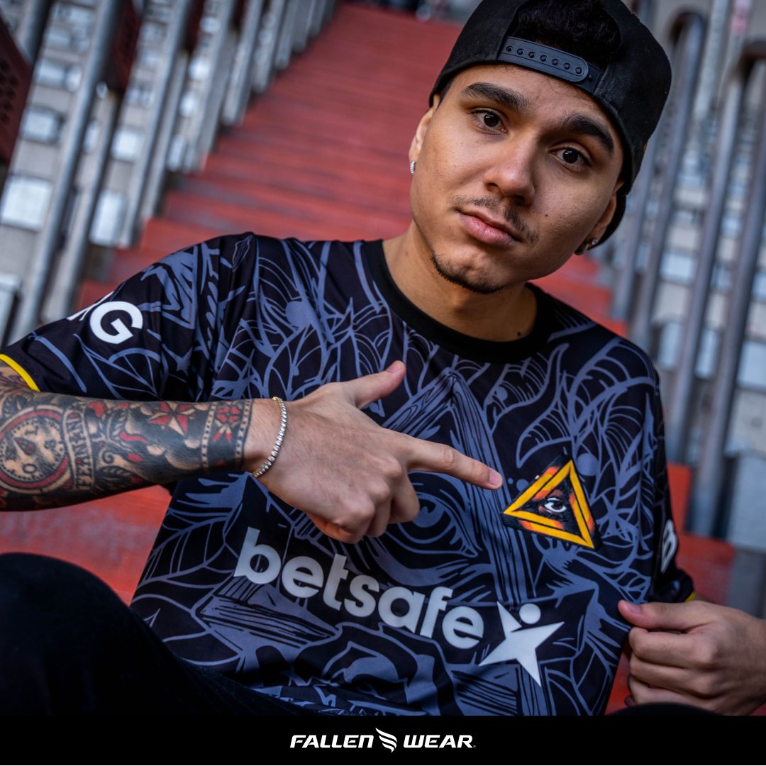 Fallen Wear tweet media