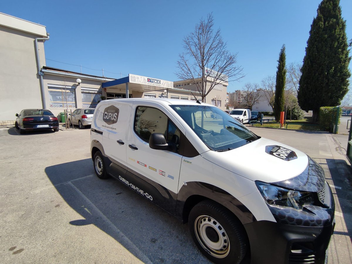 GarageGurus_EU's tweet photo. Our Gurus-on-the-Go are on the go, visiting garages in our community! If you're a #garage owner, here's how they can come to you and keep your staff up to date with the latest industry advancements: https://t.co/Zj08cCSJ00 #training #automotive #aftermarket #mechanictraining https://t.co/R3fhe8fS4E