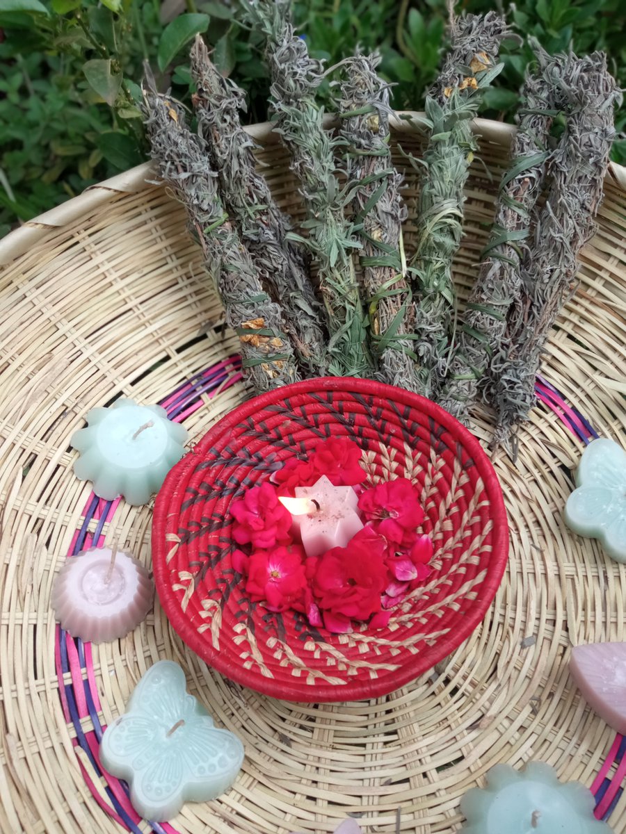 fitcliqueafrica's tweet photo. Ready to elevate your space? We have opened our wellness shop and have smudgesticks and lavender scented candle in stock✨
Call 0758147241 to make an order https://t.co/d95bScwkN4