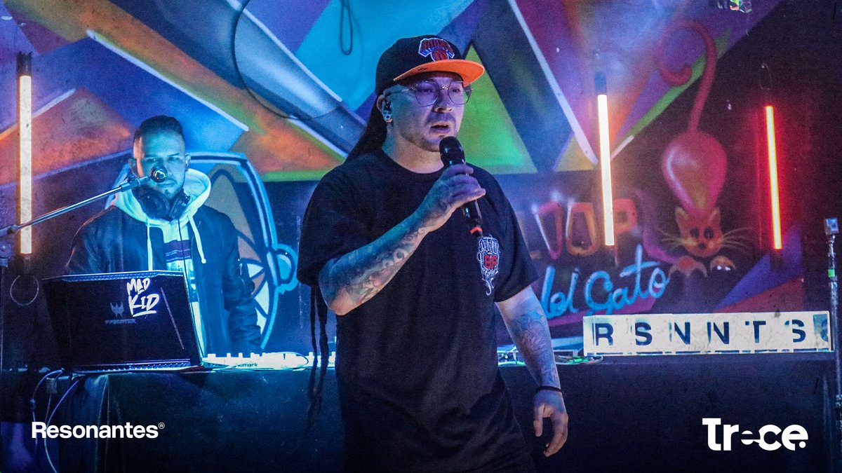 CanalTreceCO's tweet photo. En este momento con el artista y compositor de hip hop colombiano @AkaRezzo desde @BoogaloopTeVe 🎛️🤩🎚️

Muy pronto, podrás ver esta presentación en las pantallas de Canal Trece 📺

📌 #Resonantes lunes a viernes 10PM

📸 @zetadj https://t.co/hjIyKICFpR