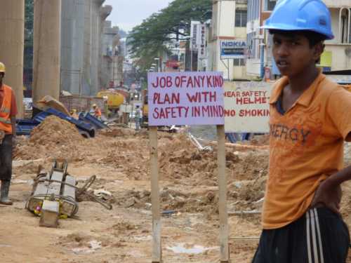 citizenmatters's tweet image. How to execute #civicprojects without putting citizens through risk and pain? 

Here are 8 pointers for @cpronammametro to consider and make changes that will provide significant relief to pedestrians and motorists alike.