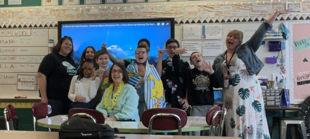 MrsFox2019's tweet photo. All the fun clothes and smiles are warming up LE today! “Beach Gear” on the chilly Thursday! ☀️ #LErocks #NordoniaRocks @LEelementary https://t.co/uswhEksjo5