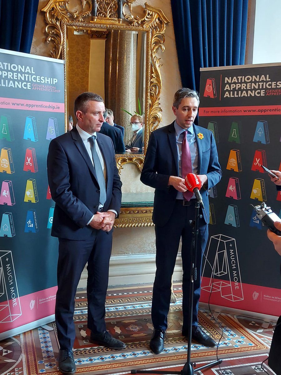 DeptofFHed's tweet photo. Ministers Harris and Collins today launched new National Apprenticeship Alliance where they met members from further and higher education, industry and learner representatives, as well as meeting apprentice commis chef Luke Hurley. Read more about the NAA:
https://t.co/IbF7syZZJB https://t.co/Ck1GSjjSEf