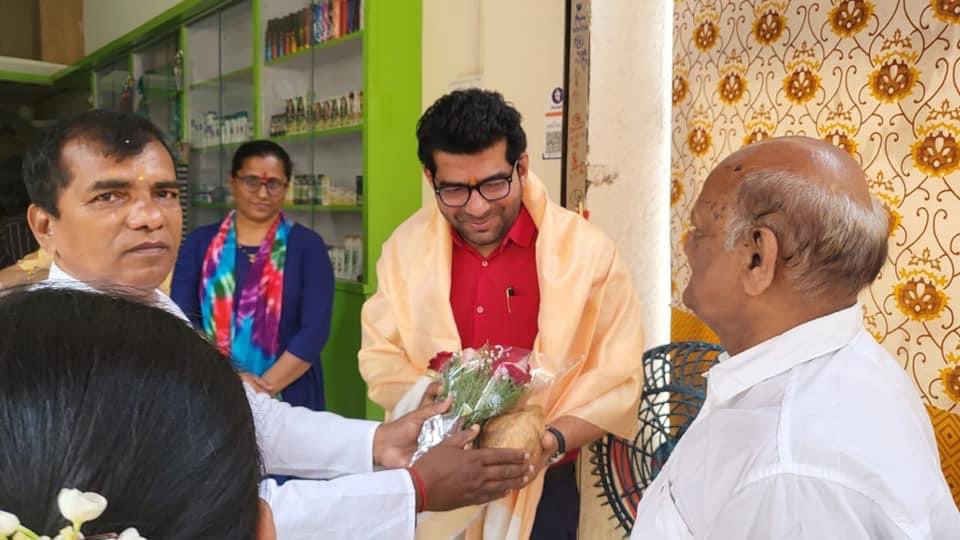RMPATILSPEAKS's tweet photo. आज सेक्टर २१ उलवे नोड मध्ये मेडिकल चे उद्घाटन मुंबई(महाराष्ट्र राज्य) कृषी उत्पन्न बाजार समितीचे संचालक भाई राजेंद्र महादेव पाटील यांच्या हस्ते झाले, यावेळी श्री.संजय नाईक, श्री.सतीश पाटील आणि बरेच पदाधिकारी आणि कार्यकर्ते उपस्थित होते. https://t.co/xSgzUHajYH