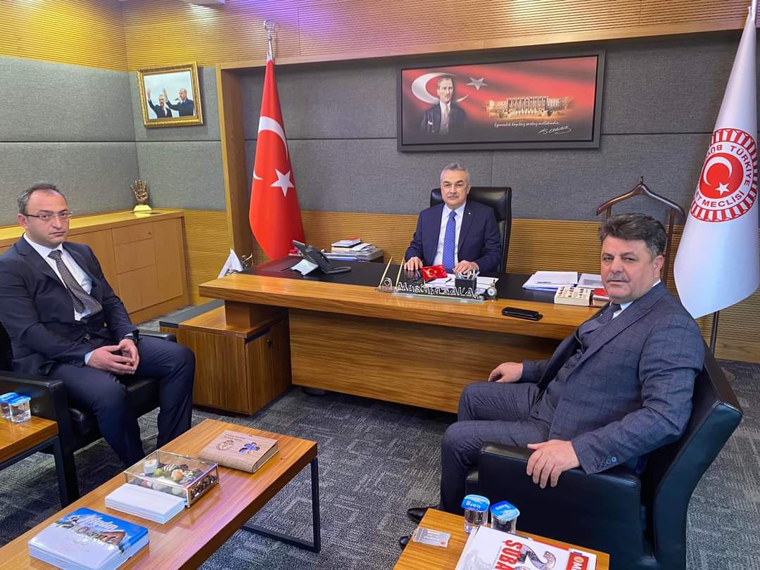 AK Parti Didim İlçe Başkanımız Sayın Maşallah Subaşı ve İlçe Başkan Yardımcımız Sayın Mehmet Vela TBMM KİT Komisyon Başkanımız Aydın Milletvekilimiz Sayın Mustafa Savaş’ı ziyaret ederek İlçemiz ile ilgili istişarelerde bulundular...
Hayırlara vesile olsun İnşAllah...