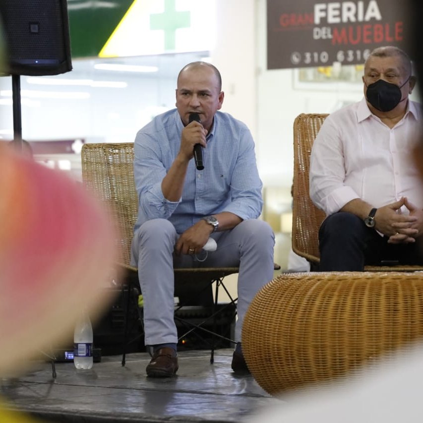 mincultura's tweet image. La #LeyDeOficiosCulturales promueve el reconocimiento de los saberes y oficios relacionados con la cultura como una fuente invaluable de conocimiento calificado que contribuye al progreso y desarrollo de los gestores culturales, de los territorios y de la sociedad. 🇨🇴✊