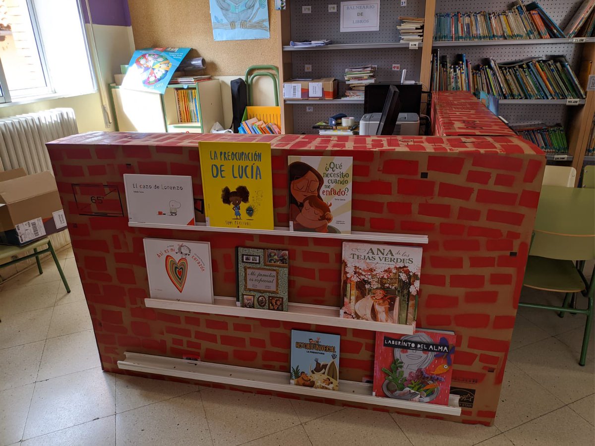 CeipPinoduero's tweet photo. Gracias a la dotación económica del Premio a nuestro Plan de Lectura del curso 20-21 ya han llegado nuevos libros 📚 a la Biblioteca. Y son los primeros de muchos más. 👏🏻👏🏻 #centroseducacyl En Pinoduero #nosgustaleer @educacyl @cfievalladolid @Hoy_Libro https://t.co/yLH02rm4nh