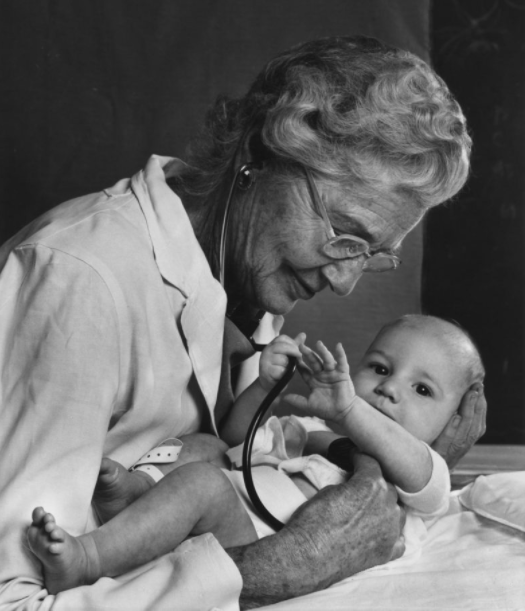 SteveYangMD's tweet photo. On this day in 1898, Helen Taussig was born. She was an American cardiologist who founded the field of pediatric cardiology. Notably, she is credited with developing the concept for a procedure that would extend the lives of children born with Tetralogy of Fallot. #CTSurgery https://t.co/LiPZbsoSsg