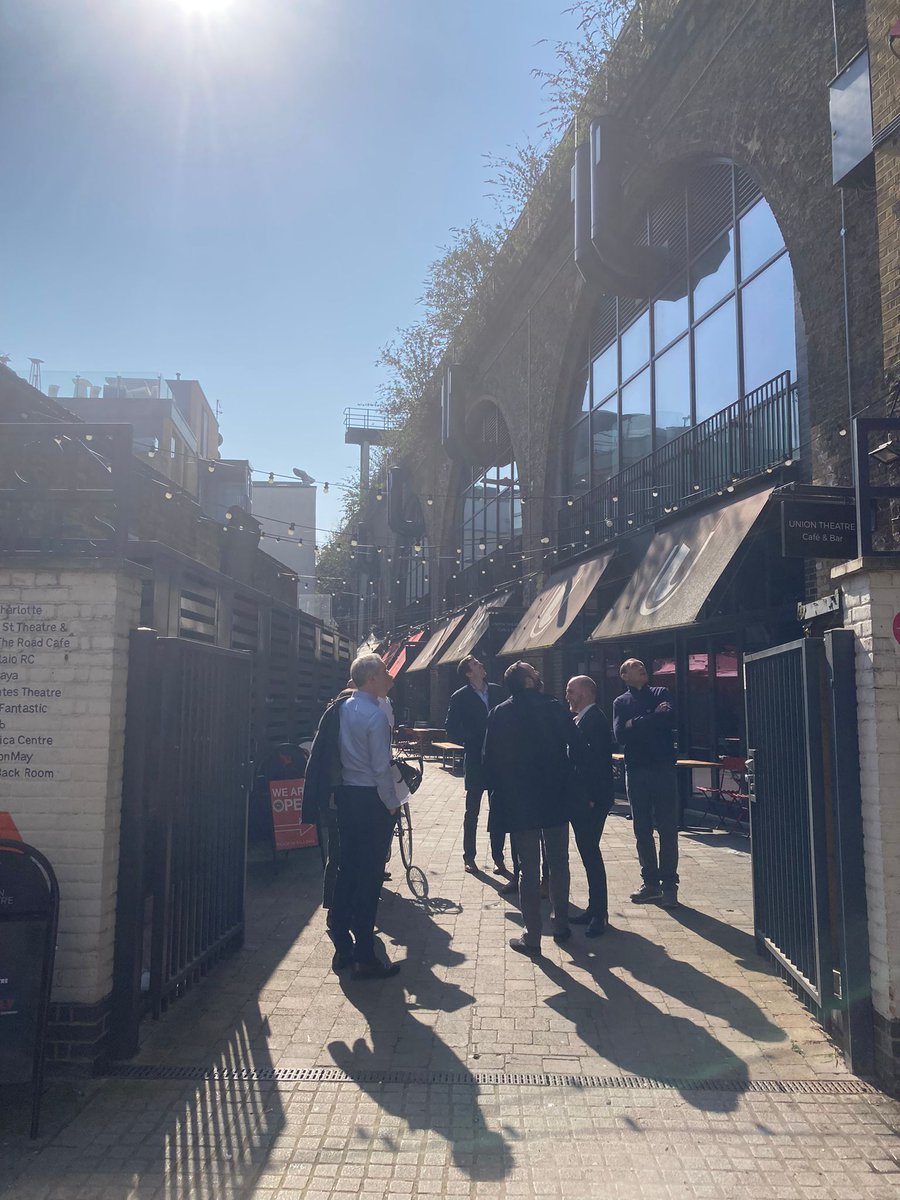 BetterBankside's tweet image. We were delighted to meet the new CEO of @thearchcompany to show him the plans for the arches along The Low Line. Thanks to all our partners who joined us. Exciting planning for the future 🤗 
#urbandesign #architecture #lowline