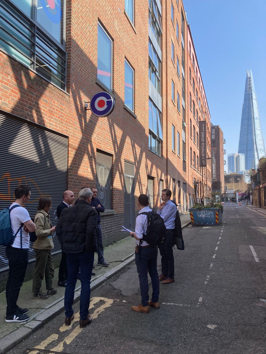 BetterBankside's tweet image. We were delighted to meet the new CEO of @thearchcompany to show him the plans for the arches along The Low Line. Thanks to all our partners who joined us. Exciting planning for the future 🤗 
#urbandesign #architecture #lowline